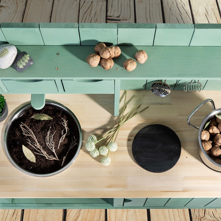 MUDDY BUDDY®  Holz-Matschküche Explorer salbeigrün