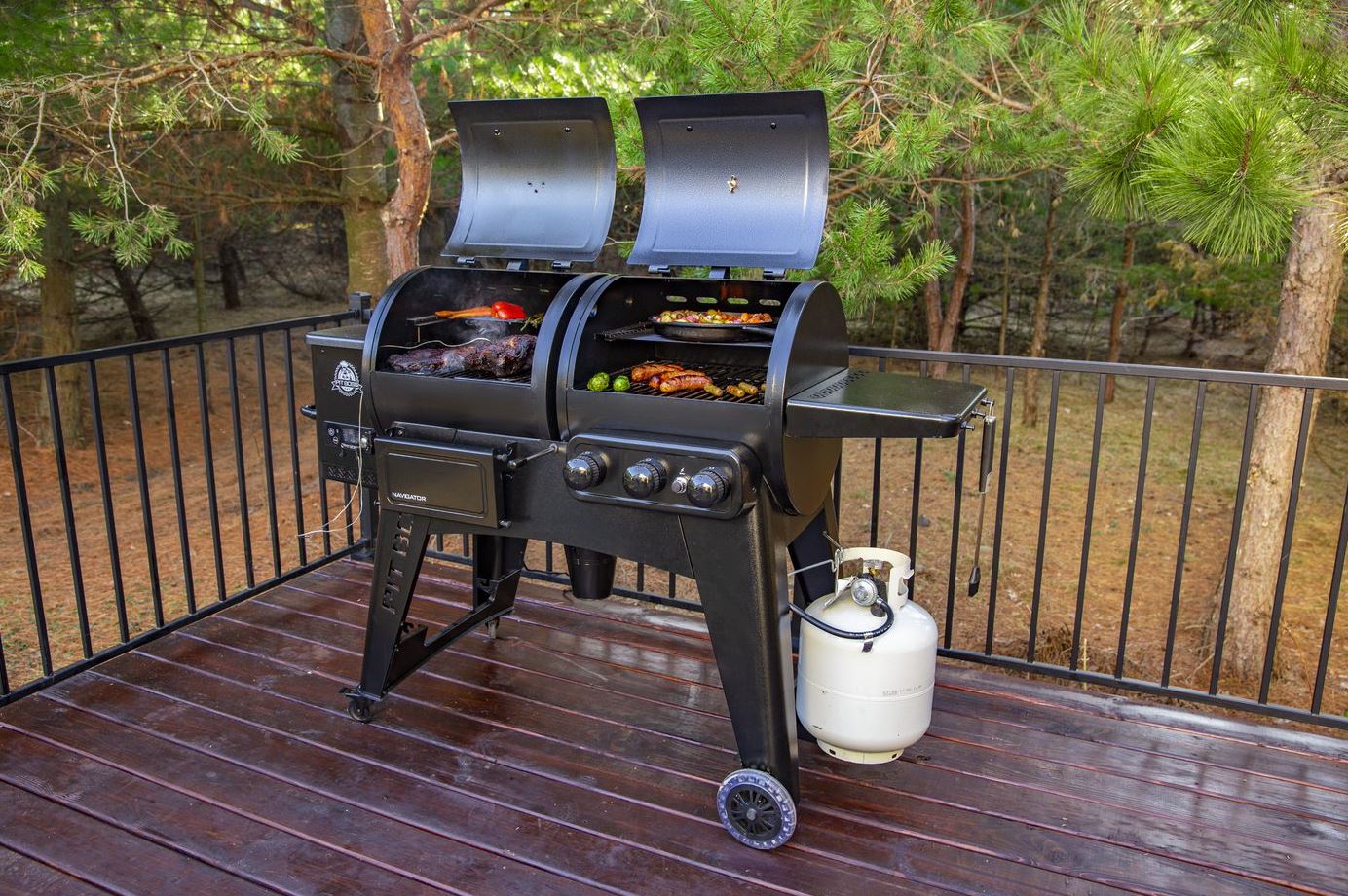 Pit Boss 1230G Navigator Combo Grill, Pellet-Grill und Gas-Grill