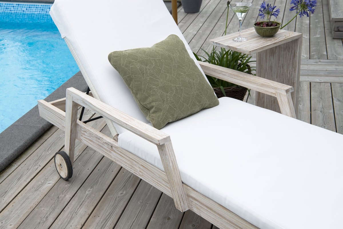 Wellington Sonnenliege Teak whitewashed mit Polsterauflage