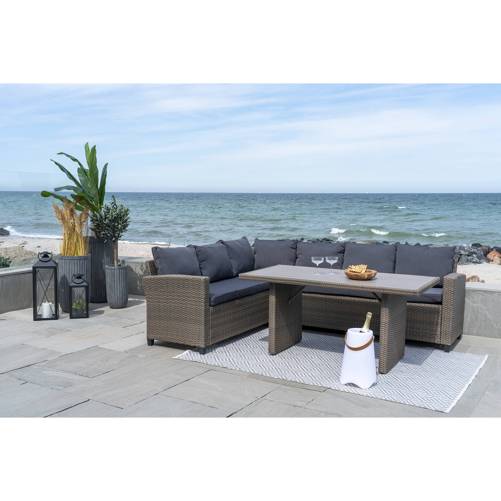 Asolo Lounge Set aus grauem Kubu-Rattan mit Kissen inkl. Couchtisch