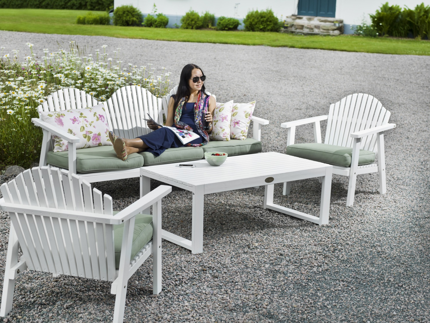 Bullerö Loungesofa, Gartensofa aus Kiefer weiß lasiert, zerlegt