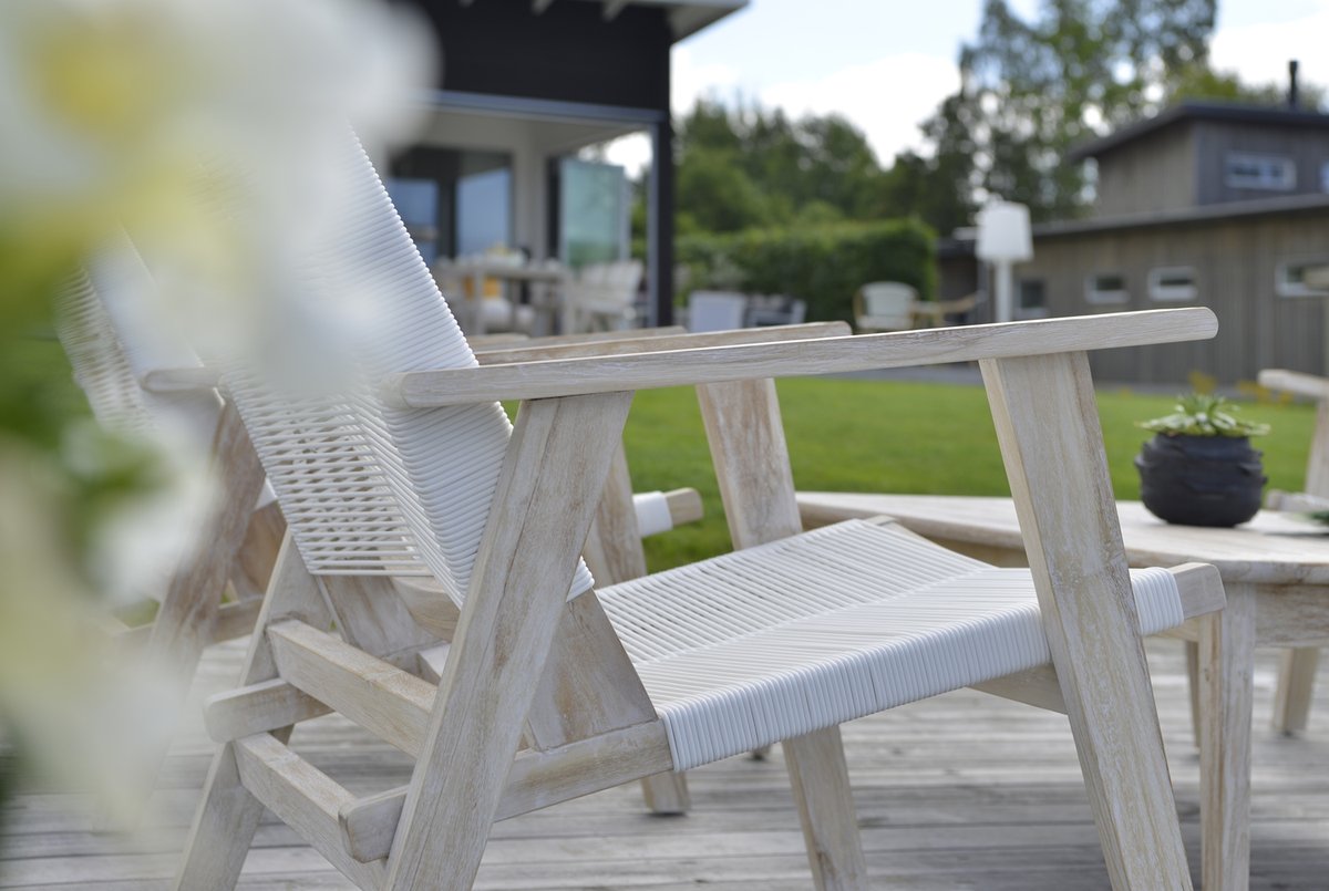 Wellington Lounge-Sessel Teak whitewashed mit Spaghettigeflecht weiß